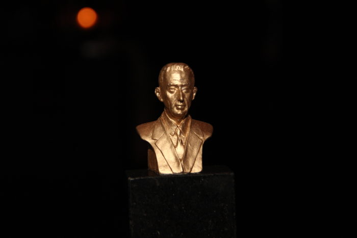 Busto Troféu Oswaldo Moreira