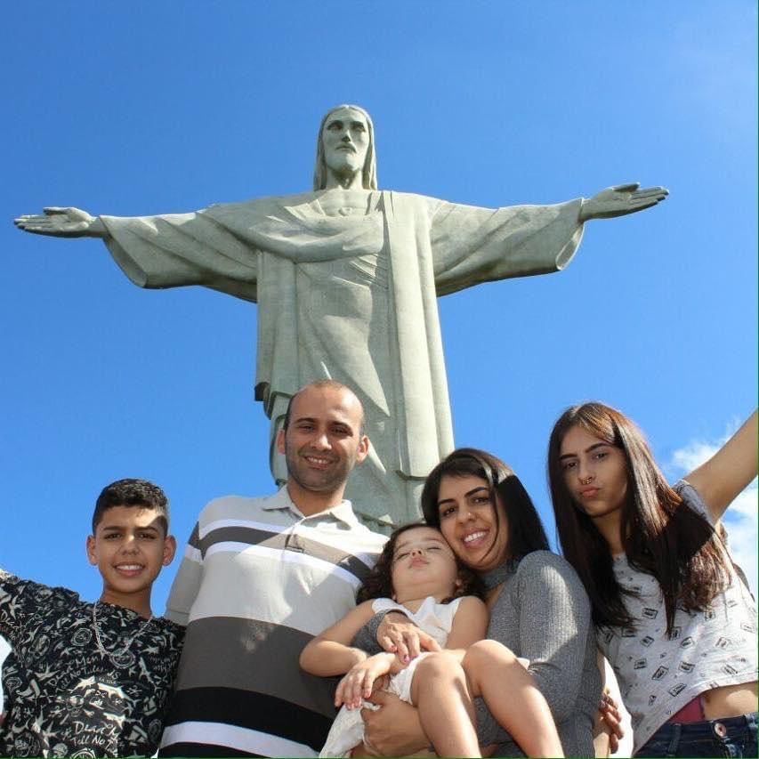 Família Rofran em frente ao Cristo no Rio de Janeiro
